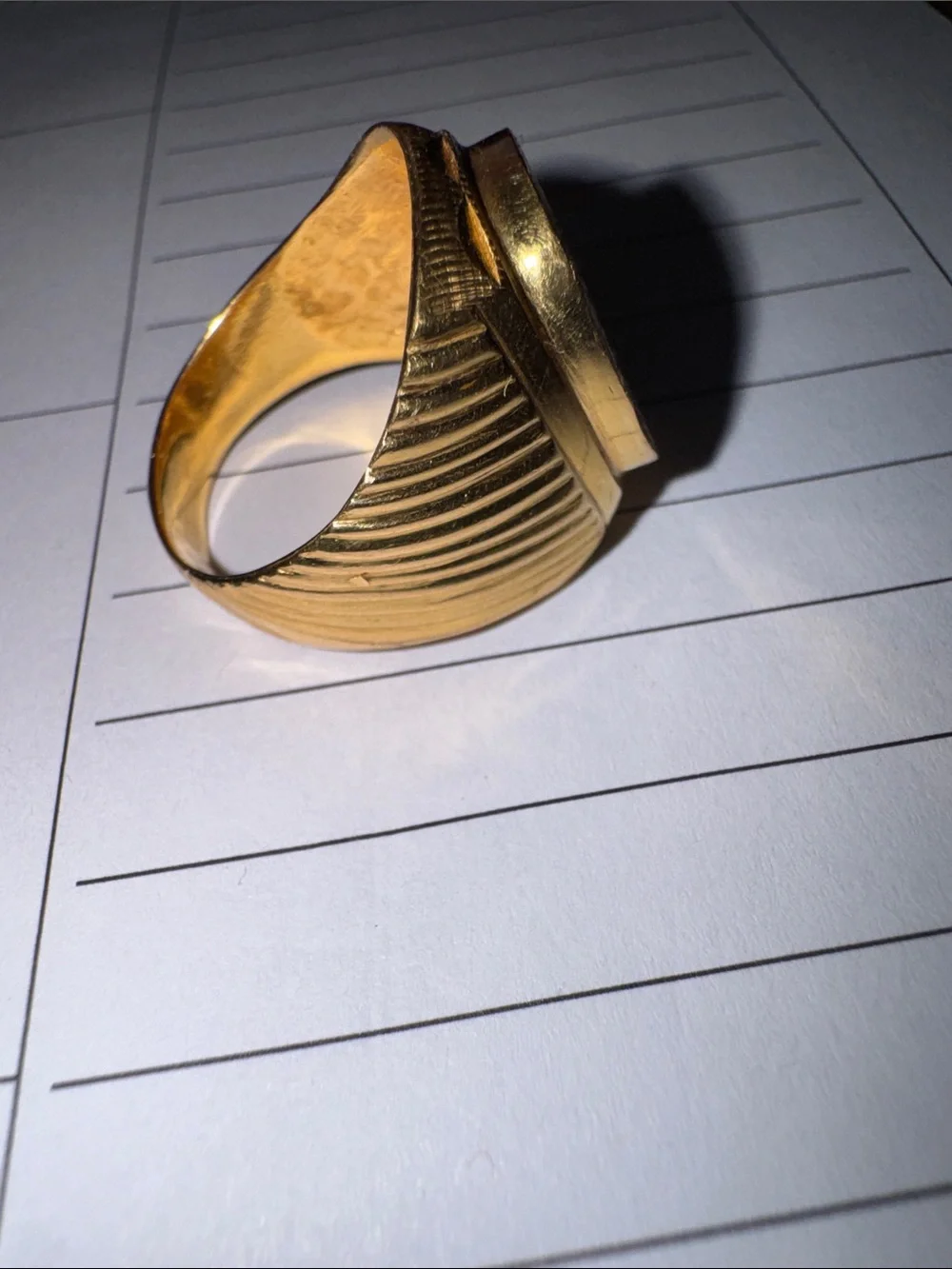 Solid 22 ct Gold Men's Engraved Signet Ring - Classic Style 11.45 grams
